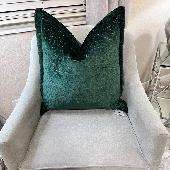 1-NWT CALDEIRA CUT VELVET
DECORATIVE PILLOW (READ DESCRIPTION FOR DETAILS) - Picture 14 of 17